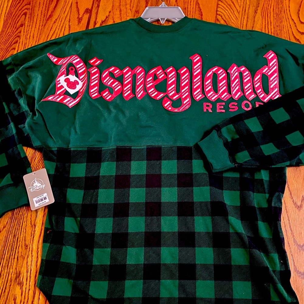 Disneyland Christmas Spirit Jersey size Medium